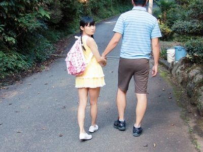 『おじさんなにするの？』つるぺたミニマム少女が、変態おじさんと温泉旅行で子作りSEX